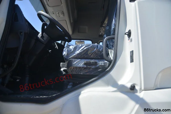 Dongfeng Commercial Vehicle Tianlong VL Heavy Truck 292 hp 6X2(8 wheels) 9.6m Van Cargo Truck Cab (2) | 86Trucks