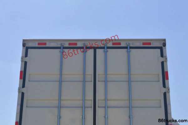 Dongfeng Commercial Vehicle Tianlong VL Heavy Truck 292 hp 6X2(8 wheels) 9.6m Van Cargo Truck Body (2) | 86Trucks