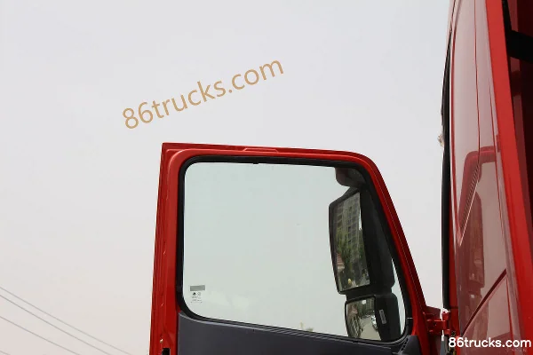 Sinotruk HOWO TH7 Heavy Truck 460 hp 6X4(10 wheels) LNG Tractor Truck (China VI) Cab (2) | 86Trucks