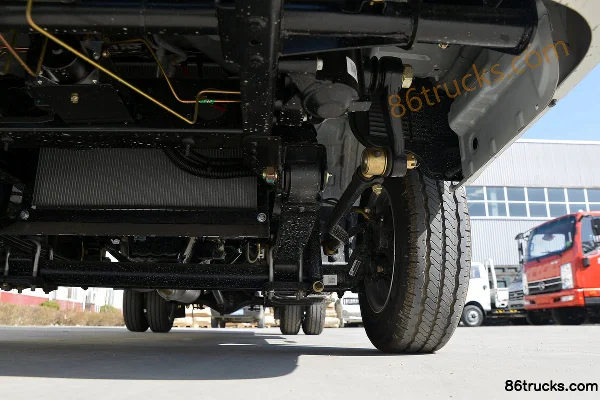 Kama Ruihang X1 High Spec 1.5L 113hp 4X2(6 wheels) Gasoline 2.92m Double Row Stake Truck Mini Truck (China VI) Chassis (3) | 86Trucks