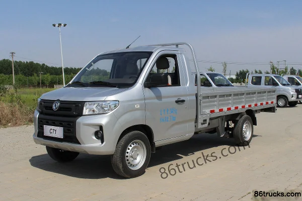 Dongfeng C71 LV0 Super Extended 2.0L 142hp 4X2(6 wheels) 3.3m Single Row Flatbed Micro Truck (China VI) Exterior (3) | 86Trucks