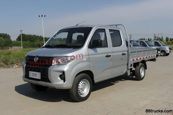 Dongfeng C72 LV1 Chaoniu Extended Version 2.0L 142hp 4X2(6 wheels) 2.6m Double Row Flatbed Light Truck (China VI) Exterior (3) | 86Trucks