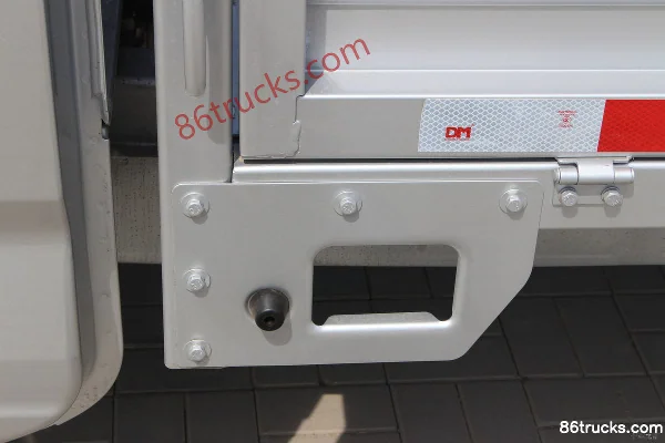 Dongfeng C71 LV0 Super Extended 2.0L 142hp 4X2(6 wheels) 3.3m Single Row Flatbed Micro Truck (China VI) Body (2) | 86Trucks