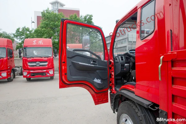 Dongfeng Duolika D7 Ruineng Edition 170 hp 4X2(6 wheels) 5.18m Semi-Row Flatbed Light Truck (8-Speed) Cab (1) | 86Trucks