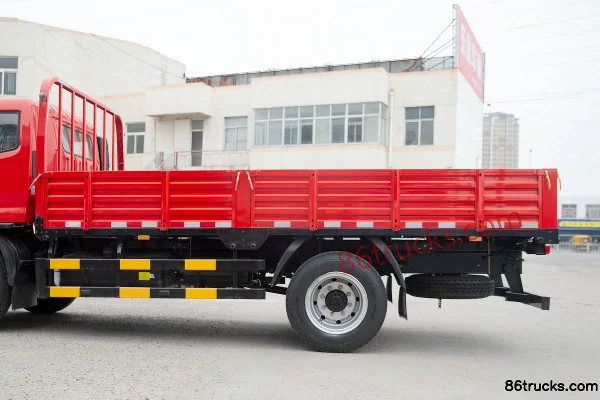 Dongfeng Duolika D7 Ruineng Edition 170 hp 4X2(6 wheels) 5.18m Semi-Row Flatbed Light Truck (8-Speed) Body (2) | 86Trucks