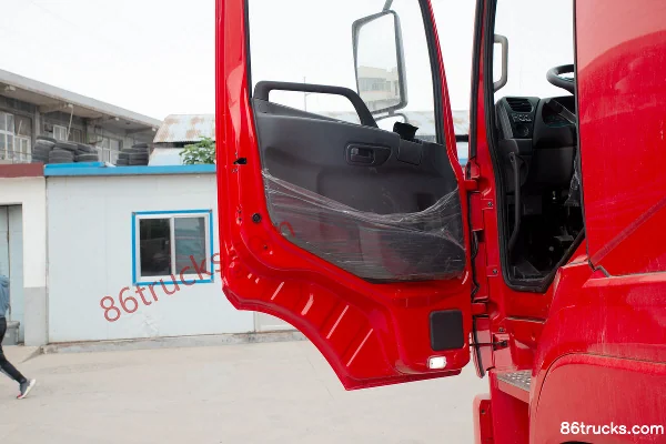 Dongfeng Duolika D9K 220 hp 4X2(6 wheels) 6.8 m Stake Truck (China VI) Cab (2) | 86Trucks