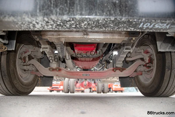 Dongfeng Duolika D9K 220 hp 4X2(6 wheels) 6.8 m Stake Truck (China VI) Chassis (1) | 86Trucks