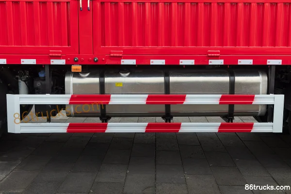 Dongfeng T5 Light Express 270hp 6X2(8 wheels) 7.9m double-row stake truck (4.33 ratio) Chassis (3) | 86Trucks