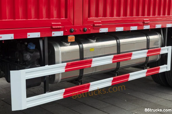 Dongfeng T5 Light Express 270hp 6X2(8 wheels) 7.9m double-row stake truck (4.33 ratio) Chassis (2) | 86Trucks