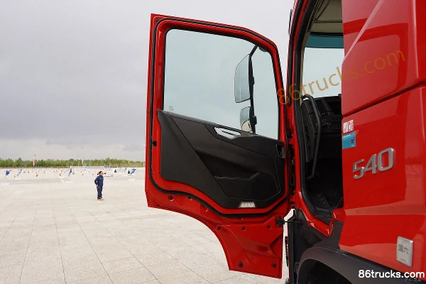 Volvo New FMX Heavy Truck 540 hp 8X4(12 wheels) Construction Truck Chassis (China VI) Cab (1) | 86Trucks