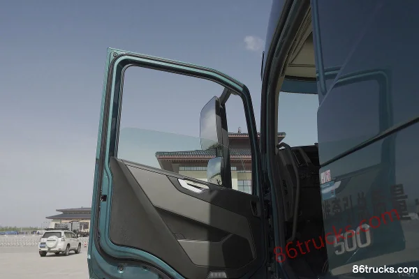 Volvo New FM Heavy Truck 500 hp 6X4(10 wheels) Tractor Truck (FM500 62T B) Cab (2) | 86Trucks