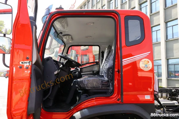 Dongfeng T3 Composite Edition 240 hp 6X2(8 wheels) 7.2m semi-sleeper stake cargo truck (Beijing VI) Cab (3) | 86Trucks