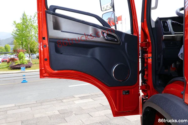 Dongfeng T3 Composite Edition 200 hp 4X2(6 wheels) 6.85m Semi-Sleeper Flatbed Truck Cab (2) | 86Trucks