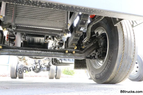 Dongfeng T3 Composite Edition 200 hp 4X2(6 wheels) 6.85m Semi-Sleeper Flatbed Truck Chassis (3) | 86Trucks