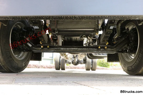 Dongfeng T3 Composite Edition 200 hp 4X2(6 wheels) 6.85m Semi-Sleeper Flatbed Truck Chassis (1) | 86Trucks