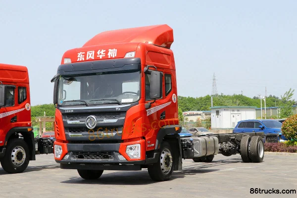 Dongfeng T5 Light & Fast Edition 240hp 4X2(6 wheels) 6.75m Half-Cab Flatbed Cargo Truck Exterior (3) | 86Trucks