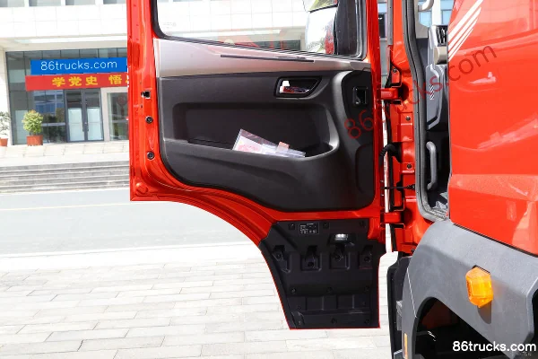 Dongfeng T5 Light Version 270 hp 6X2(8 wheels) 9.6m Cab-over Cargo Truck with Stake and Grain Body (Axle Ratio 4.33) (3) | 86Trucks
