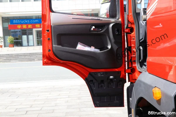 Dongfeng T5 Light & Fast Edition 240hp 4X2(6 wheels) 6.75m Half-Cab Flatbed Cargo Truck (3) | 86Trucks