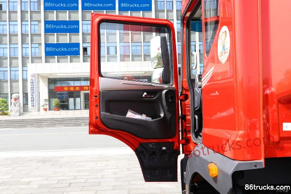 Dongfeng T5 Composite Edition 270 hp 4X2(6 wheels) 7.8m Semi-Wing Opening Van Cargo Truck (Beijing VI)(Retarder) Cab (1) | 86Trucks
