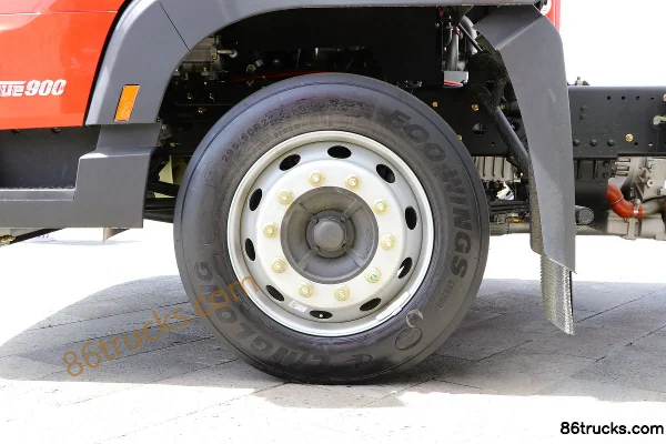 Dongfeng T5 Light & Fast Edition 240hp 4X2(6 wheels) 6.75m Half-Cab Flatbed Cargo Truck Chassis (2) | 86Trucks