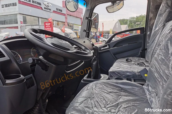 Sinotruk Haoman Pioneer H3 130 hp 4X2(6 wheels) 4.15 m single-row van light truck Cab (2) | 86Trucks