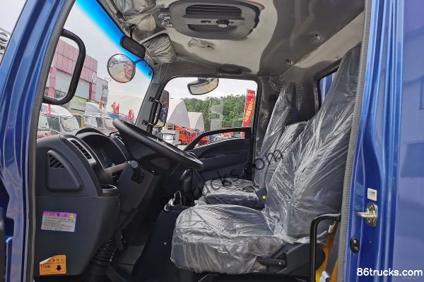 Sinotruk Haoman Pioneer H3 130 hp 4X2(6 wheels) 4.15 m single-row van light truck Cab (1) | 86Trucks