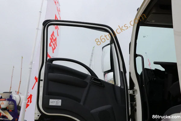 Qingling Isuzu Giga 520hp 8X4(12 wheels) Special Operation Chassis (China VI) Cab (2) | 86Trucks