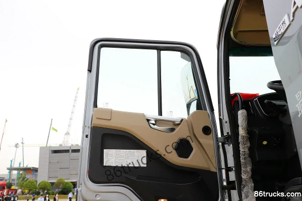JAC Gallop A5W camion lourd 480 ch 6X4(10 roues) tracteur routier (toit plat) Cabine (2) | 86Trucks