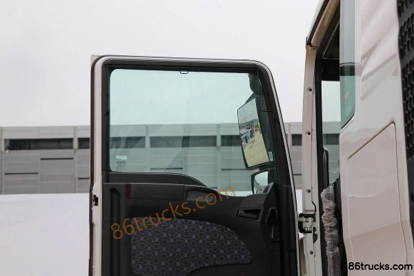 Sinotruk Sitrak G5 350 ch 8X4(12 roues) camion malaxeur 7,75 m³ (marque Yate) Cabine (2) | 86Trucks