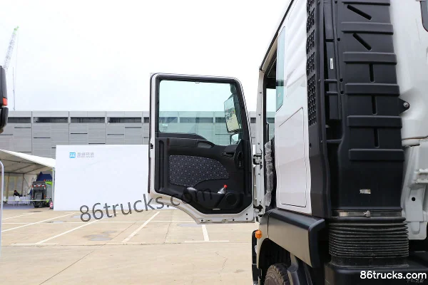Sinotruk Sitrak G5 350 ch 8X4(12 roues) camion malaxeur 7,75 m³ (marque Yate) Cabine (1) | 86Trucks