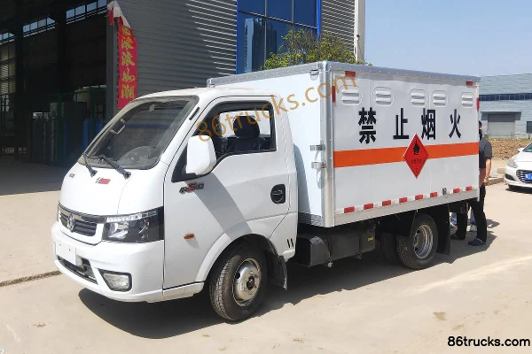 Dongfeng T5 113hp 4X2(6 wheels) 3.1m Flammable Gas Box Truck Exterior