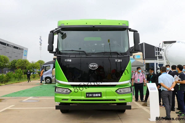 BYD T31 31T 8X4(12 wheels) 5.6m Electric Dump Truck Exterior (2) | 86Trucks