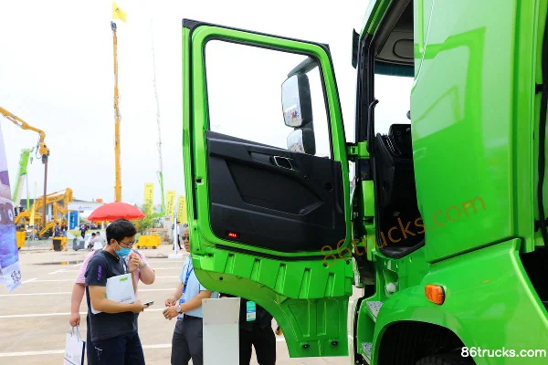 BYD T31 31T 8X4(12 wheels) 5.6m Electric Dump Truck Cab (1) | 86Trucks