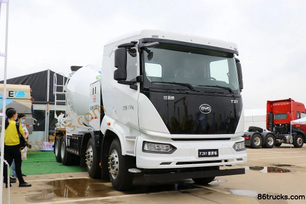BYD T31 31T 8X4(12 wheels) 7m³ Concrete Mixer Truck (CIMC Jiangmen) Exterior