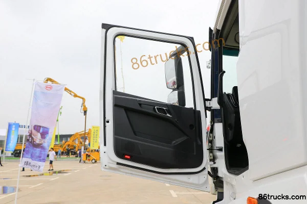 BYD T31 31T 8X4(12 wheels) 7m³ Concrete Mixer Truck (CIMC Jiangmen) Cab (1) | 86Trucks