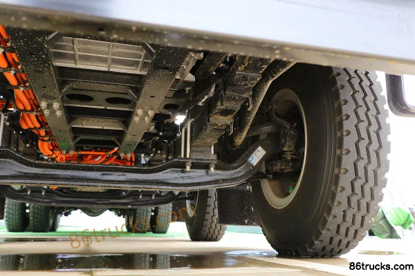 BYD T31 31T 8X4(12 wheels) 7m³ Concrete Mixer Truck (CIMC Jiangmen) Chassis (3) | 86Trucks