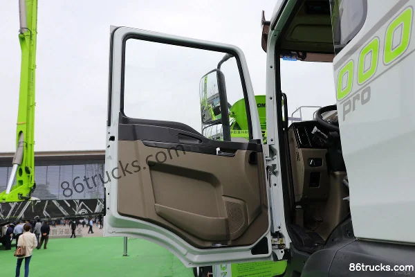 SHACMAN Delong M3000S Pro 340hp 8X4(12 wheels) 7.82m³ Concrete Mixer Truck (ZOOMLION) Cab (1) | 86Trucks