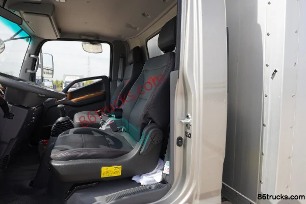 JAC Junling A8 150hp 4X2(6 wheels) 4.15m Single Row Van Light Truck (6-speed) Cab (1) | 86Trucks