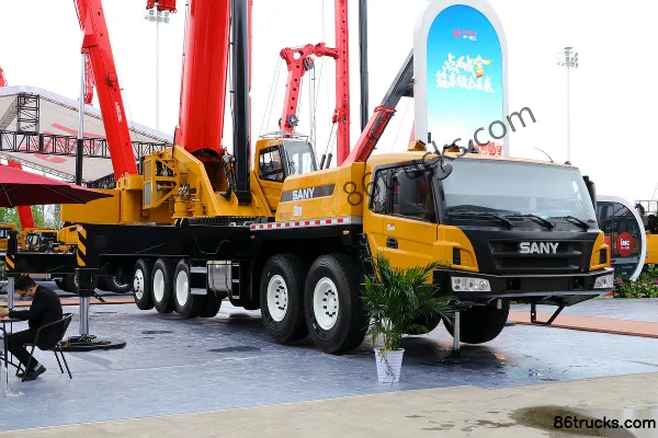 SANY 100-ton 5-axle Truck Crane Exterior