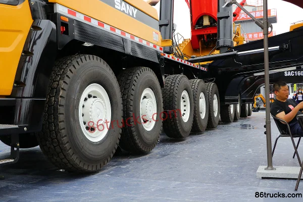 SANY 1600-ton 9-axle All-terrain Crane Cab (1) | 86Trucks