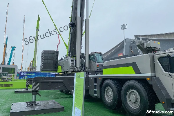 ZOOMLION 500-ton 6-axle All-terrain Crane Cab (3) | 86Trucks