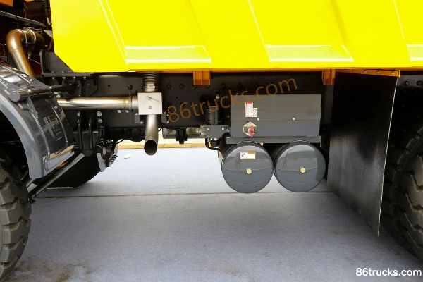 LiuGong DW90A-H 480 hp 6X4(10 wheels) Mining Dump Truck Chassis (3) | 86Trucks