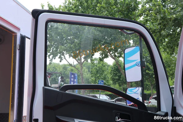 Dongfeng Furui Ka F6 163hp 4X2(6 wheels) 4.17m Single Row Van Light Truck (China VI) Cab (2) | 86Trucks