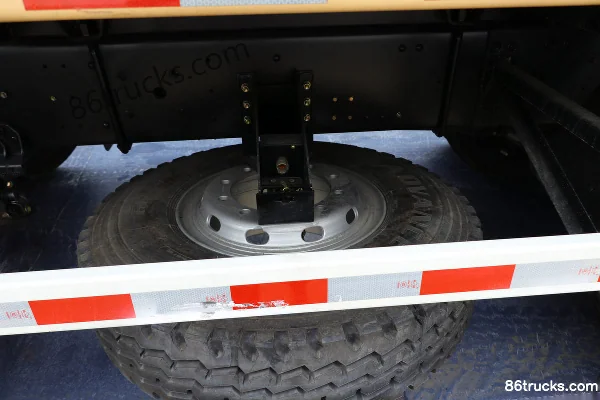 Hualing Heavy Truck 31T 8X4(12 wheels) Battery Swap 5.6m Electric Dump Truck 281.92kWh Cab (2) | 86Trucks