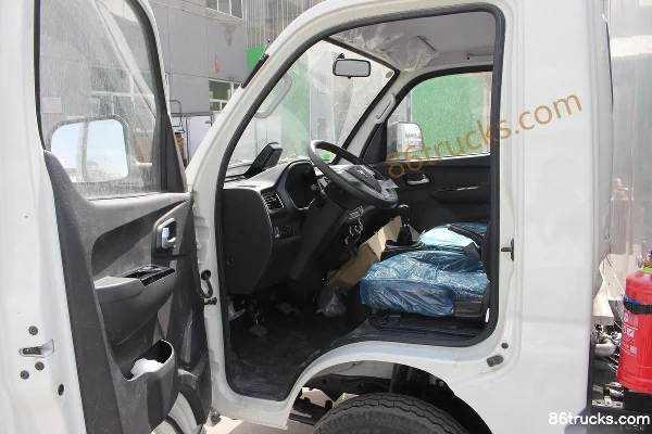 Foton Xiangling M2 116 ch 4X2(6 roues) essence camion de transport de marchandises dangereuses diverses (China VI) (marque Zhongdakai) Cabin