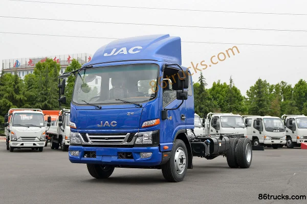 JAC Junling A8 160hp 4X2(6 wheels) 3.85m Crew Cab Stake Truck (China VI) Exterior (3) | 86Trucks
