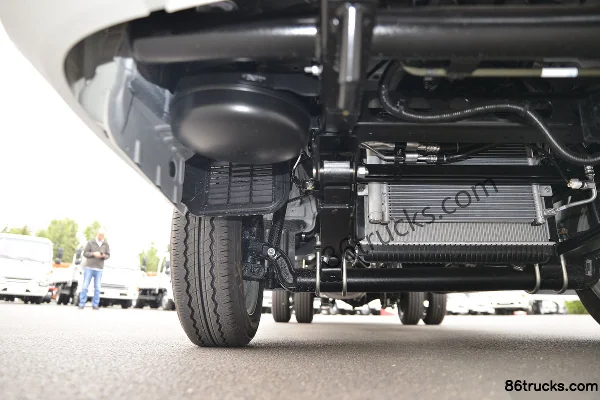 JAC Kaida X5 édition hommage 1,6 L 120 ch 4X2(6 roues) essence 3,8 m camion micro à plateaux à cabine simple (China VI) Châssis (2) | 86Truc