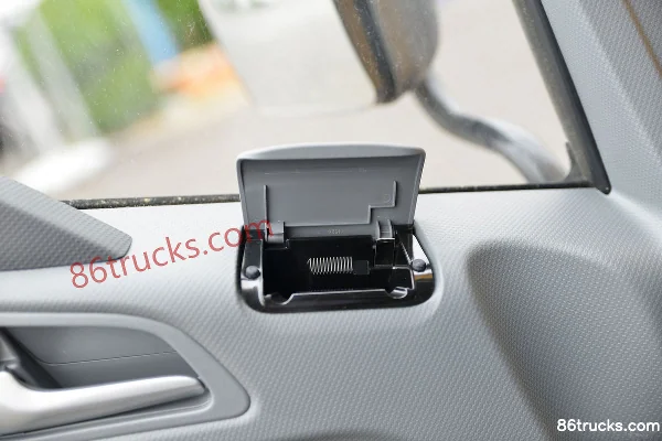 JAC Shuailing K340 120 hp 4X2(6 wheels) 3.2m double-row flatbed light truck Cab (3) | 86Trucks