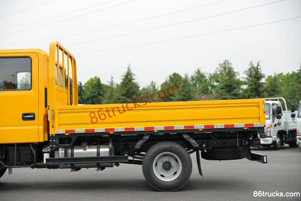 JAC Shuailing K340 120 hp 4X2(6 wheels) 3.2m double-row flatbed light truck Body (2) | 86Trucks
