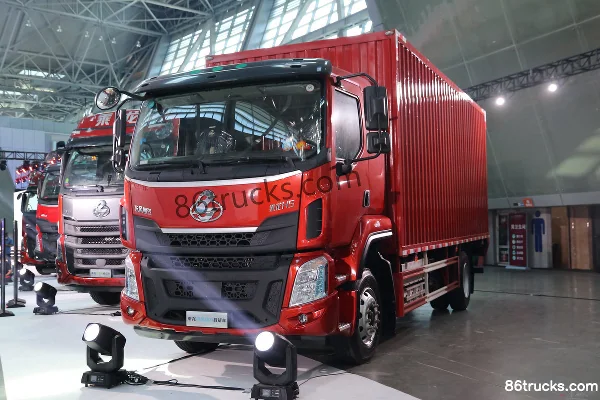 Dongfeng Liuqi Chenglong H5 medium truck 4X2(6 wheels) 190hp hybrid van cargo truck (China VI) Exterior (3) | 86Trucks